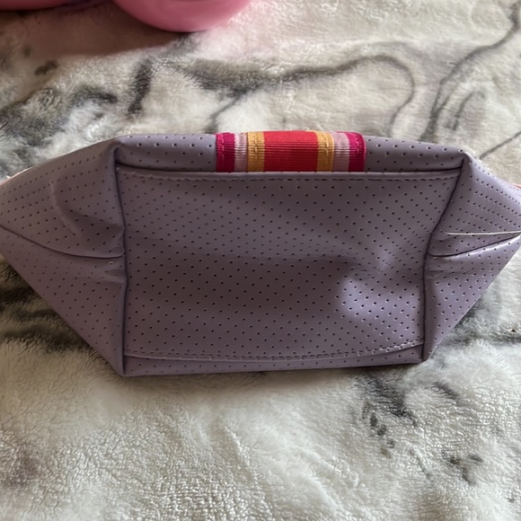 NWOT Benefit cosmetic bag - Picture 4 of 4